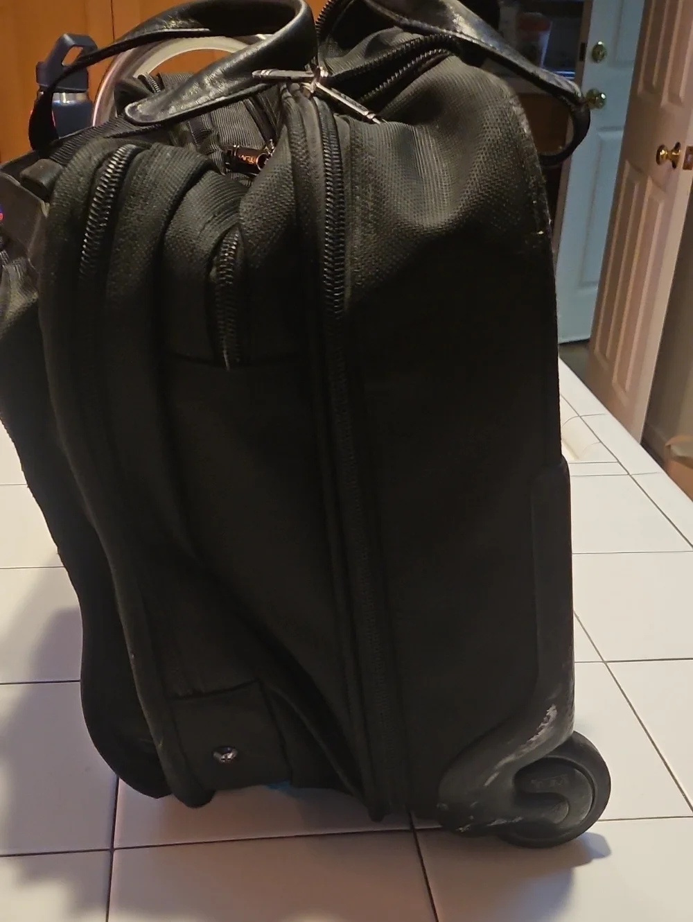 Tumi Black Travel & Laptop Duffle Bag - 2-in-1 Carry